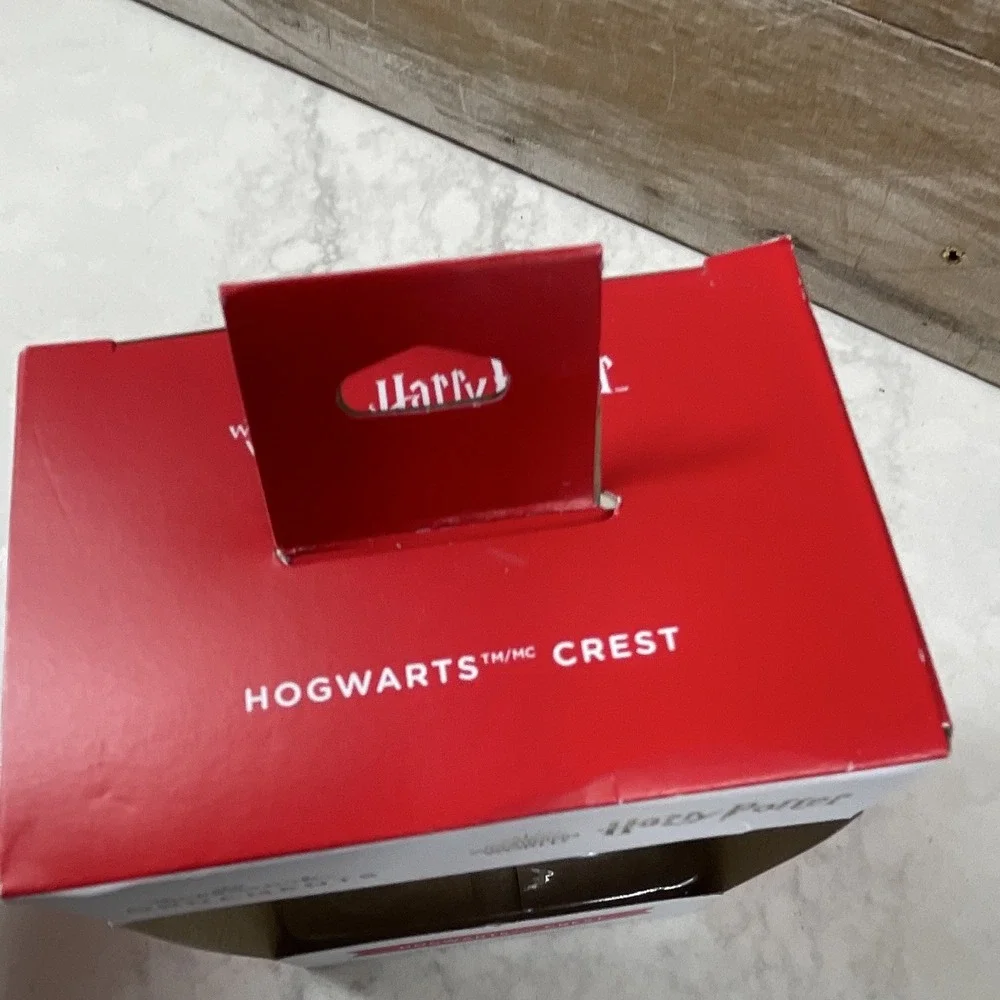 Hallmark Harry Potter Hogwarts Crest Hanging Ornament Multicolor 2021 2HCM9128